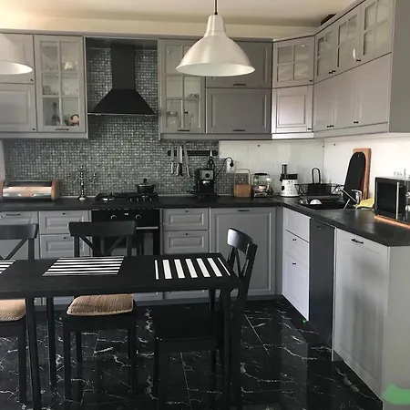 Center Apartment *